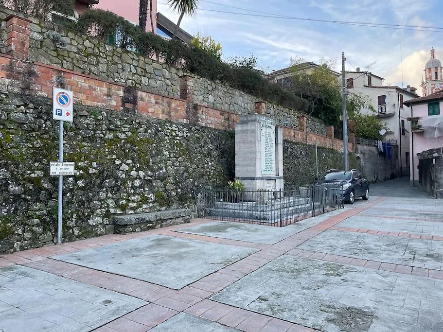 Tra Alpi Apuane E Cinque Terre.. Casetta Renata! Villa Valeriano Lunense